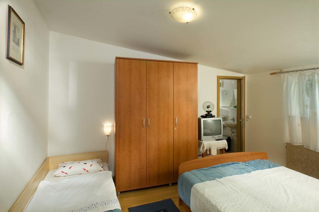 Farm Stay Ferjancic Vipava Exterior foto